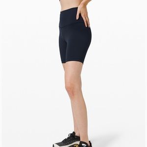 Wunder Train High-Rise Short 6" - NWOT